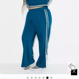 TORRID LOVE SICK NWT 1X Teal Women's Joggers with White Stripes